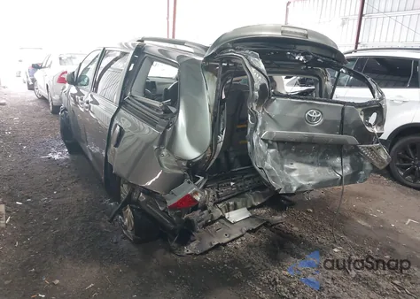 2011 Toyota Sienna Xle V6 Auto Access Seat z USA, uszkodzony, nr VIN 5TDYK3DC1BS059254